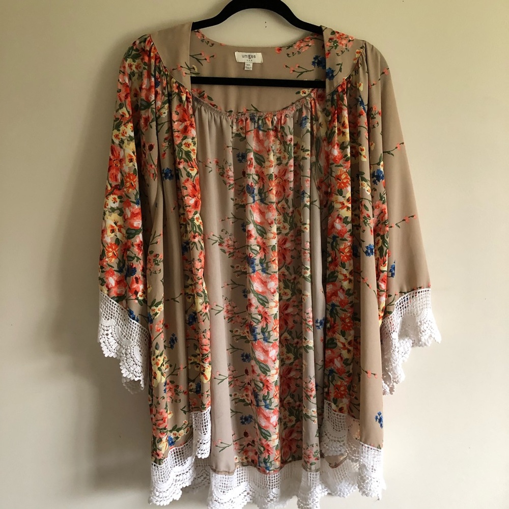 Umgee tan floral kimono with lace hem